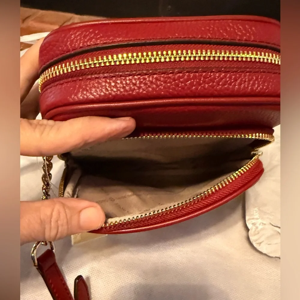 NWT Michael Kors Jet Set Travel Cherry MD NS Chain Crossbody Leather bag.